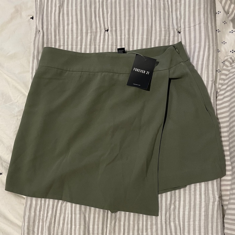NWT - Forever 21 Olive Skort